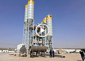 鄂爾多斯幹混（hún）站安裝（zhuāng）現場藍天白雲 風沙為伴