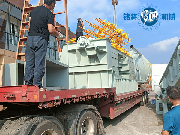 南京鱷魚集團幹粉砂漿生產線裝(zhuāng)車中 南京鱷魚集團幹粉砂漿生產線裝(zhuāng)車中