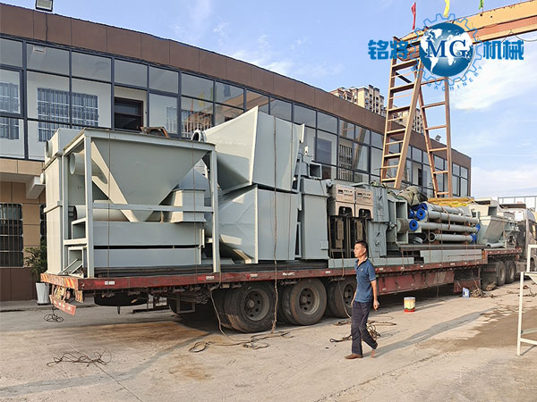 貴州（zhōu）貴陽凱（kǎi）襄幹（gàn）粉攪拌設備（bèi）發貨