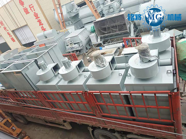 商丘年產30萬噸全自動（dòng）幹粉砂漿生產（chǎn）線裝車現場