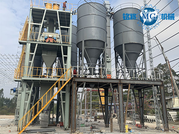 幹粉砂漿攪拌站和混凝土攪(jiǎo)拌站一樣嗎(ma)?可(kě)不可以通用(yòng)? 幹粉砂漿攪拌站(zhàn)和混凝土(tǔ)攪拌站(zhàn)一樣嗎?可不可以通用?