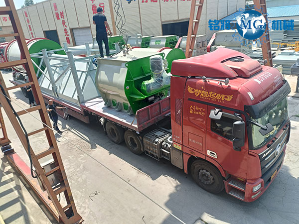 陝西榆林年產二十萬（wàn）噸幹混砂漿設（shè）備裝車（chē）現場